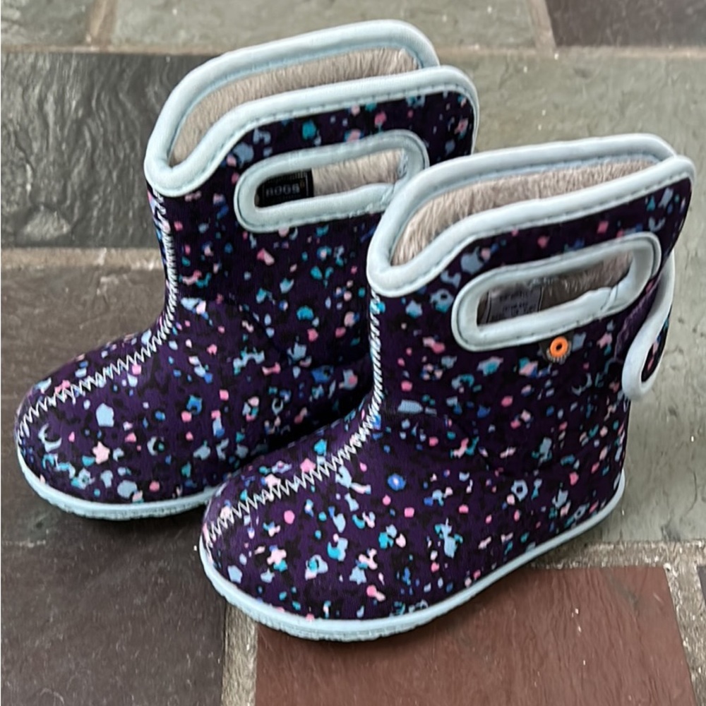 Bogs size 6 toddler- like new